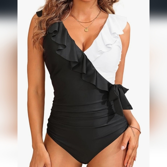 Black and White Ruffled One-Piece Swimsuit With Tummy Control NWT - Picture 1 of 16